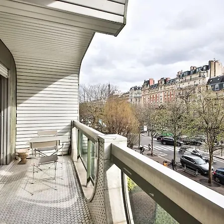 Daire 4pers#trocadero#terrasse#chill *